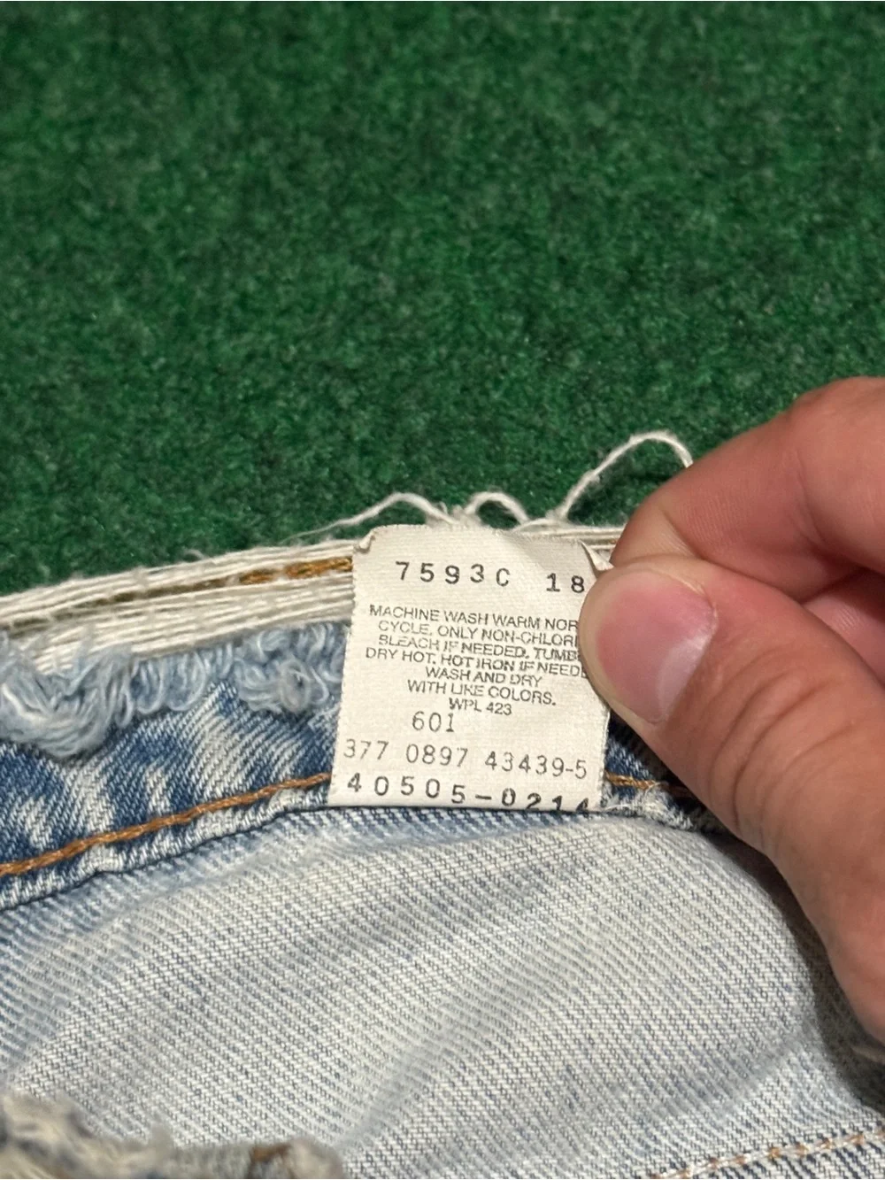 Levis 501 Vintage Jeans 30x33 Distressed Straight Leg 90s Grunge Thrashed
